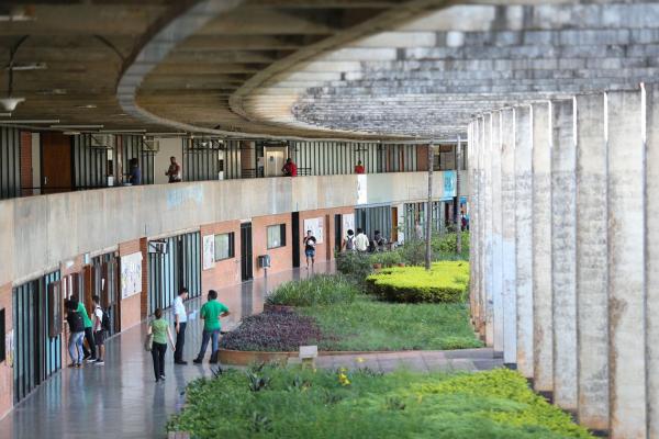 Estudo calcula o percentual de jovens entre 18 e 24 anos matriculados no ensino superior (Foto: Fábio Pozzebom/Agência Brasil)