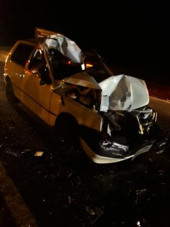 Fiat Uno que era conduzido pelo morador de Vista Alegre (Foto: Reprodução/Facebook Rádio Complexo Luz e Alegria)
