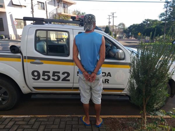 Após os procedimentos legais, o homem foi encaminhado ao Presídio Estadual de Três Passos (Foto: Divulgação/Brigada Militar)