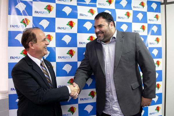 Prefeitos Antônio Cettolin e Eduardo Freire (Foto: Divulgação/FAMURS)
