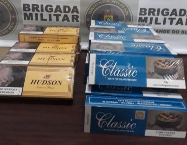 Mercadoria estava em um veículo abandonado depois de fugir da barreira policial (Foto: Divulgação/Brigada Militar)