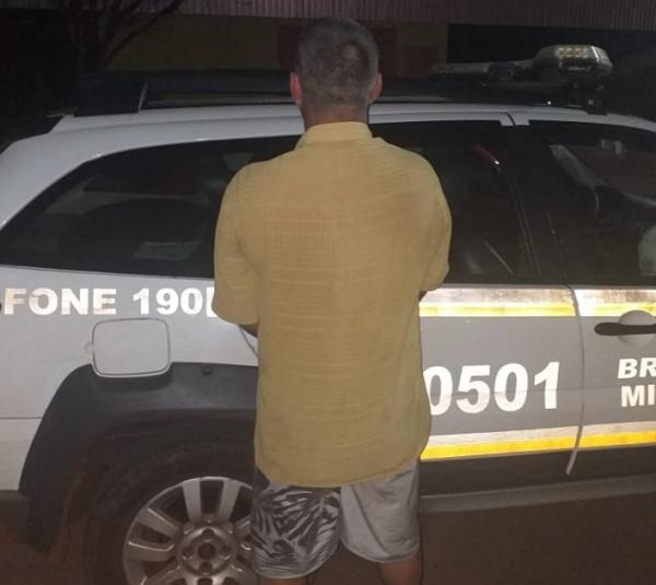 Após os procedimentos legais, homem seria conduzido ao Presídio Estadual de Três Passos (Foto: Divulgação/Brigada Militar)