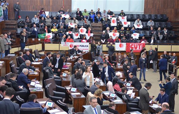 Discussão das três matérias perdurou por quase sete horas nesta terça-feira (02) (Foto: Divulgação/Agência de Notícias AL-RS)