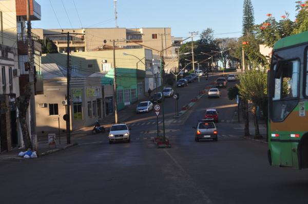 Foi usada a Avenida Luis Carlos Prestes como referencia para o estudo (Foto: Jonas Martins)