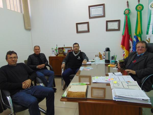 Prefeito de Redentora se reuniu com representantes da Corsan (Foto: Ascom/Redentora)