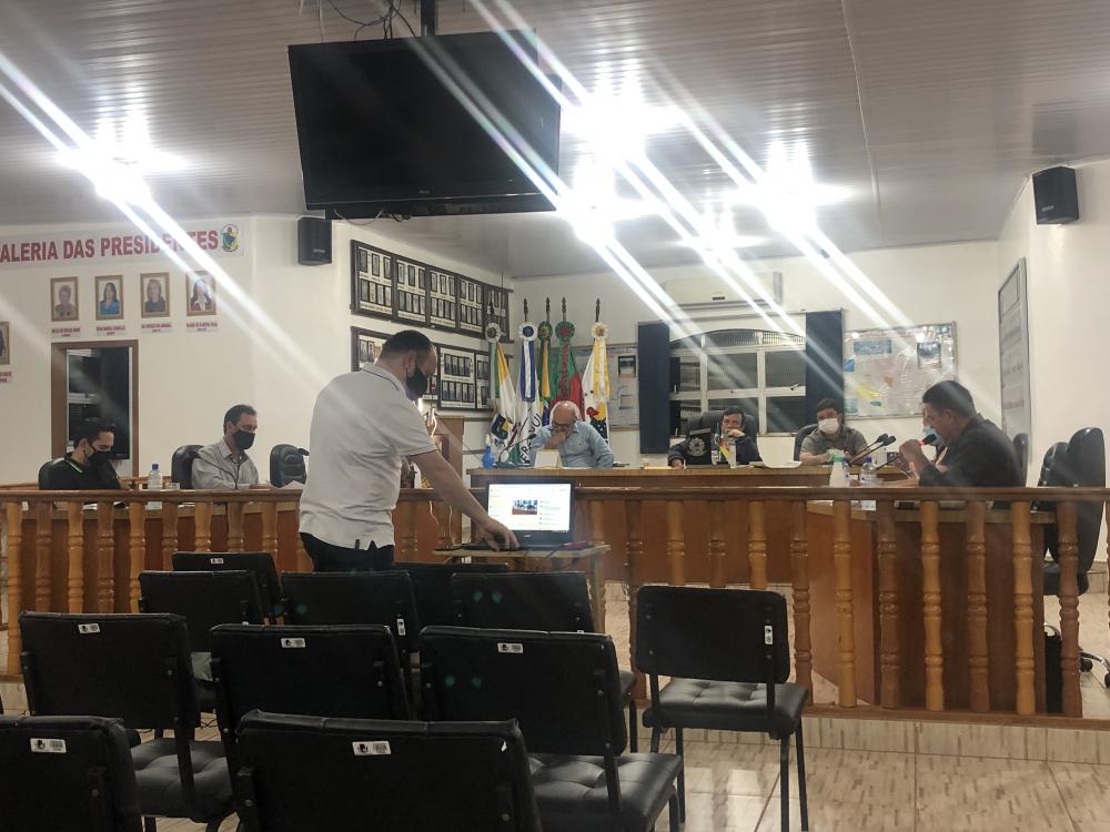 Moção de Apoio assinada pelos nove vereadores será enviada ao Governo do Estado e Assembleia Legislativa (Foto: Diones Roberto Becker)