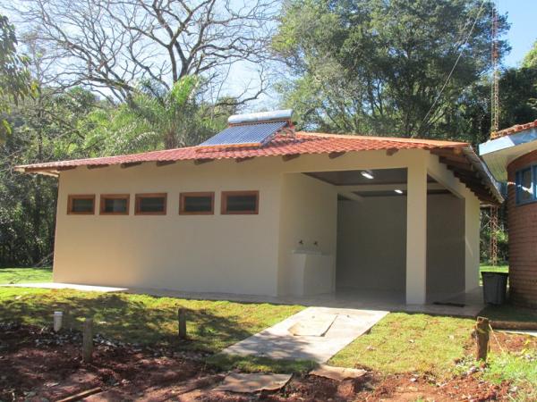 Construção dos novos banheiros foi custeada com recursos de medida de compensação ambiental (Foto: Reprodução/Facebook Salto do Yucumã)