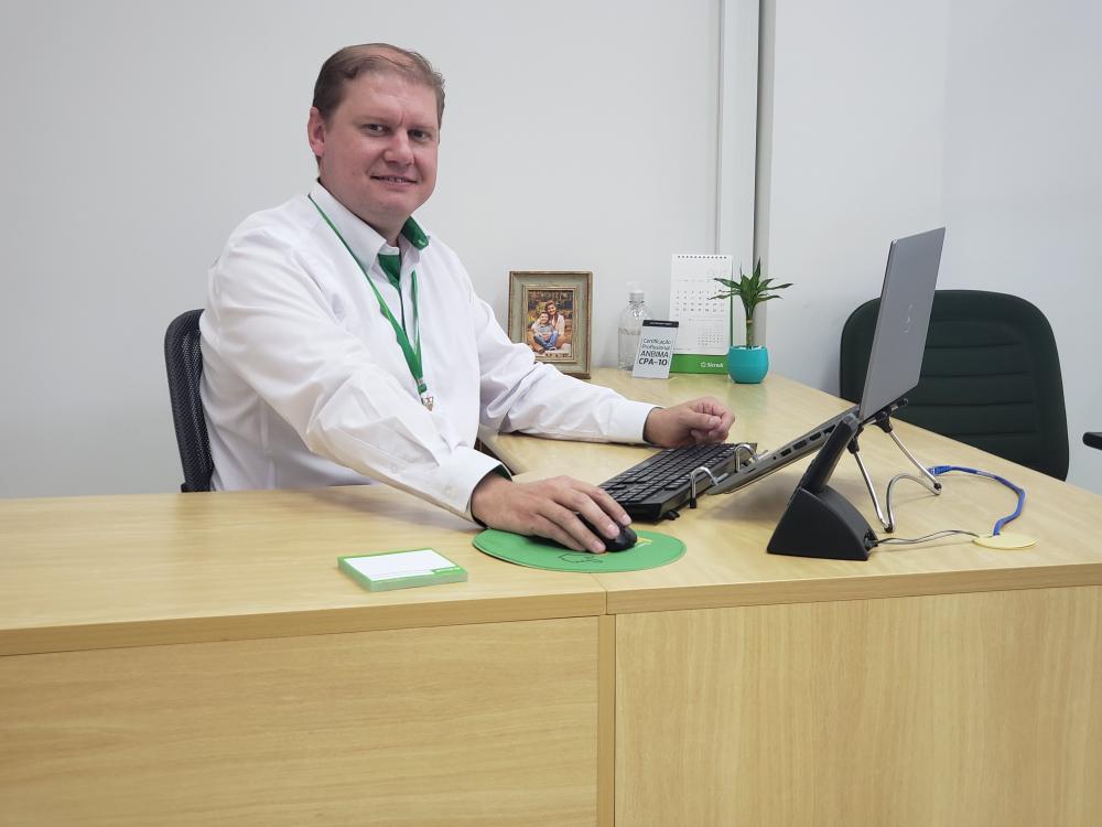 José Henrique Langaro assumiu o cargo na agência em Vista Gaúcha neste mês de outubro (Foto: Divulgação/Sicredi Raízes)