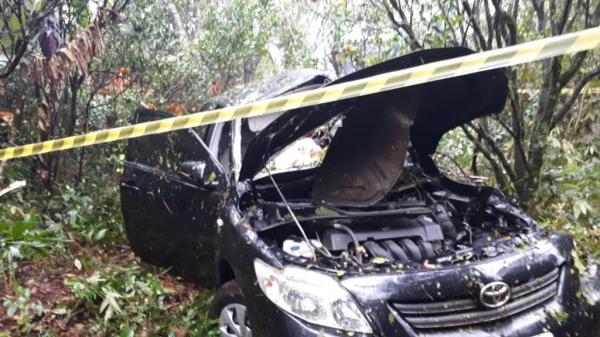 Motorista do Toyota Corolla, com placas de Santa Rosa, morreu no local (Foto: Reprodução/Três Passos News)