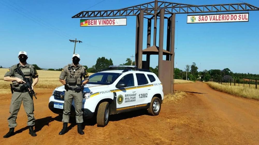 Braga e São Valério do Sul ganharam uma Renault Duster cada para utilização no policiamento ostensivo (Foto: Divulgação/BM)
