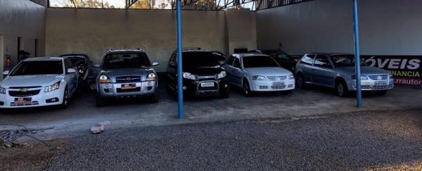 Cinco em cada dez entrevistados contrataram financiamento para aquisição de carros (Foto: Diones Roberto Becker)