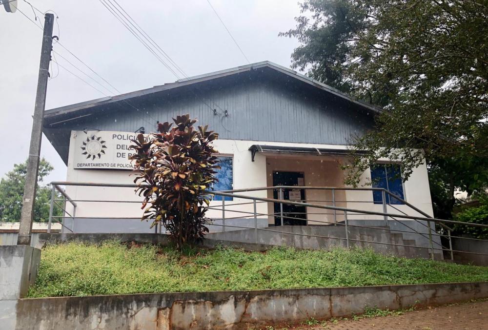 Após os trâmites legais na Delegacia da Polícia Civil, o indivíduo foi recolhido ao sistema prisional (Foto: Diones Roberto Becker)