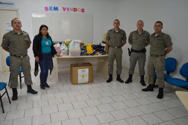 Entrega dos alimentos na Secretaria Municipal de Assistência Social (Foto: Divulgação/Brigada Militar)