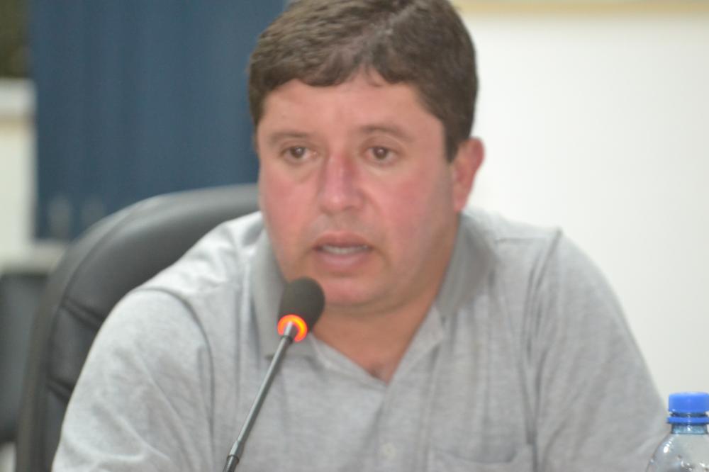 Elson Bueno Martins cobrou agilidade no começo das obras ou anulação do contrato com a empresa vencedora da licitação (Foto: Diones Roberto Becker)