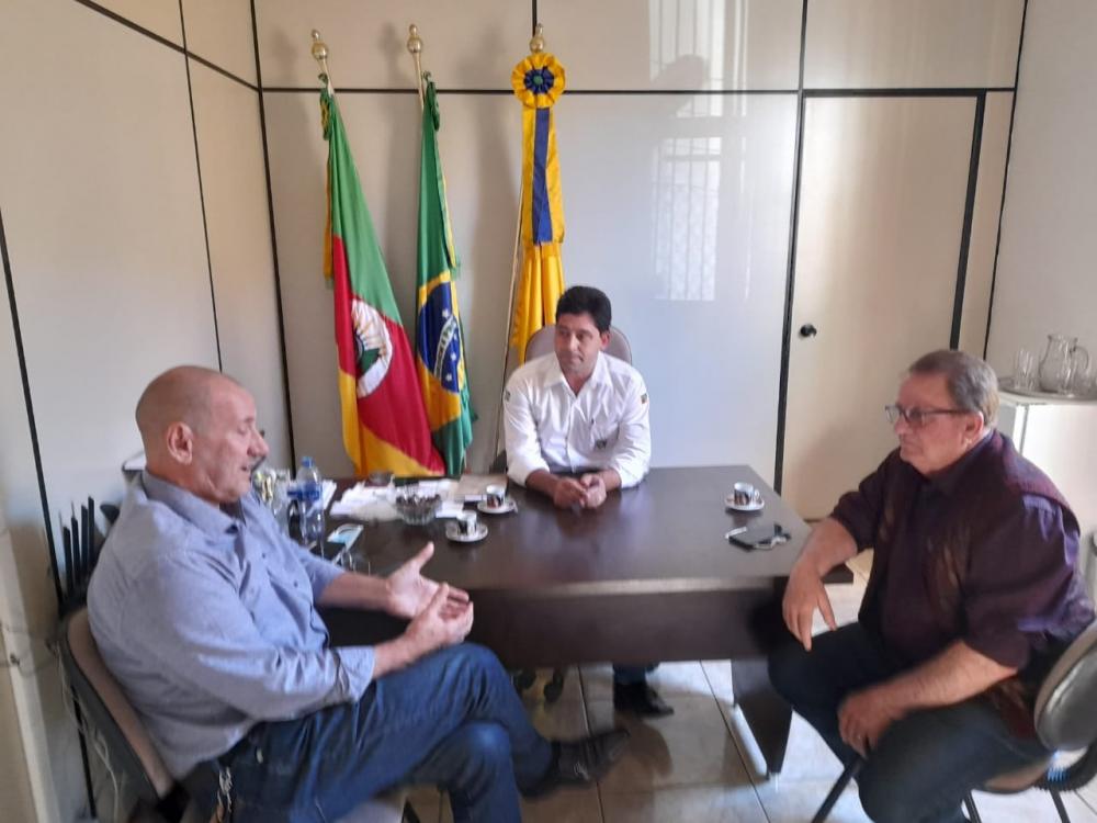 Prefeitos estiveram reunidos em Miraguaí (Foto: Rolemberg Belchor)