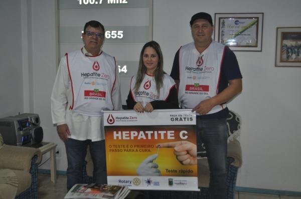 Equipe está visitando eventos e o comércio divulgando a campanha (Foto: Jonas Martins)