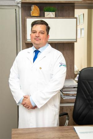 O Cirurgião Ivan Mendonça é especialista em cirurgia do aparelho digestivo (Foto: Divulgação)