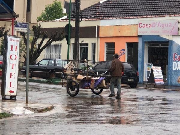 Número de pessoas que trabalham por conta própria bateu novo recorde: 24,1 milhões (Foto: Diones Roberto Becker)