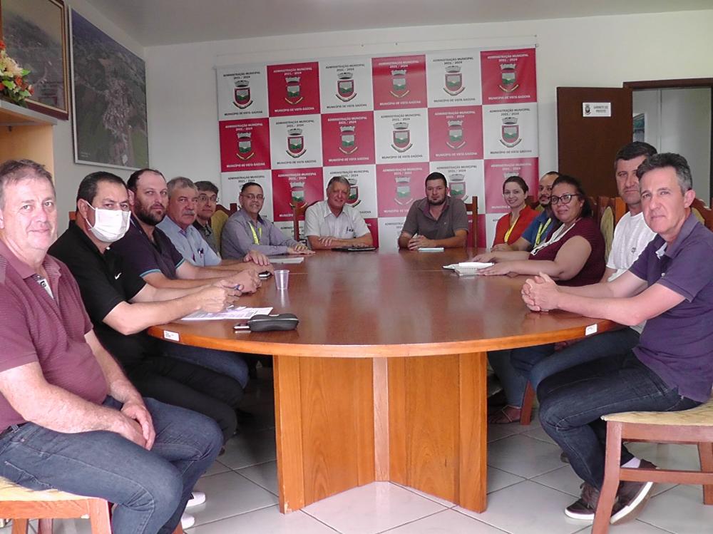 Reunião no gabinete do prefeito de Vista Gaúcha (Foto: Divulgação)