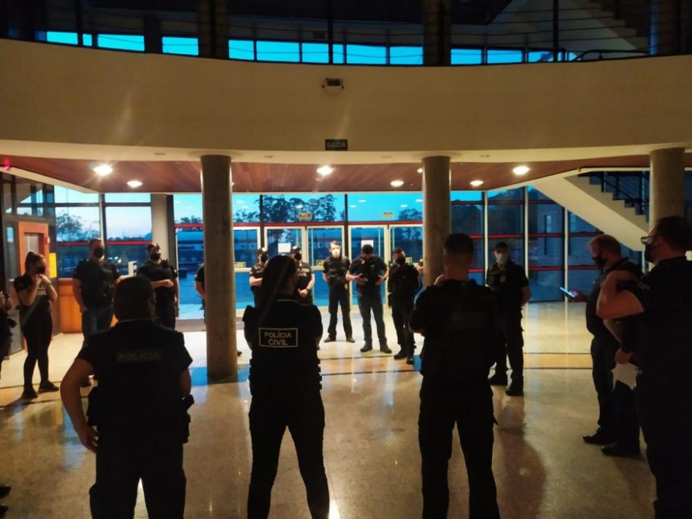 A Operação foi realizada visando combater organização criminosa atuante em crimes de EXTORSÃO no chamado GOLPE DO NUDES ou SEXTORSÃO. (Foto: Divulgação/Policia Civil)