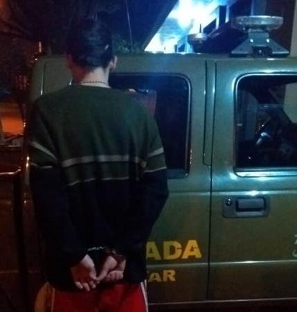 Após os trâmites legais, foragido foi encaminhado ao Presídio Estadual de Três Passos (Foto: Divulgação/Brigada Militar)