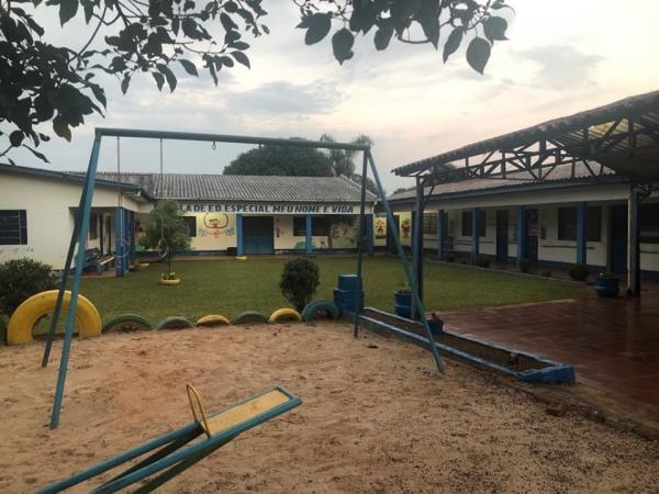 Valor irá custear obras de melhorias e pintura do prédio da Escola de Educação Especial Meu Nome é Vida (Foto: Diones Roberto Becker)