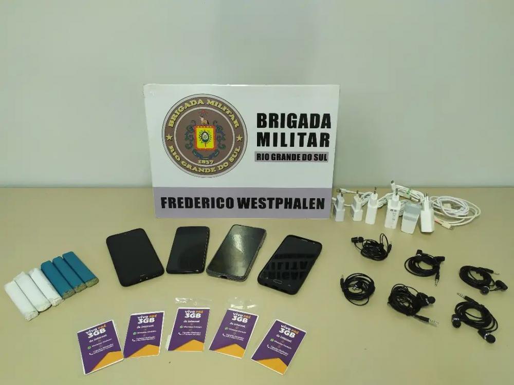 Brigada Militar não informou se o jovem tentaria arremessar os objetos para dentro da penitenciária (Foto: Divulgação | BM)