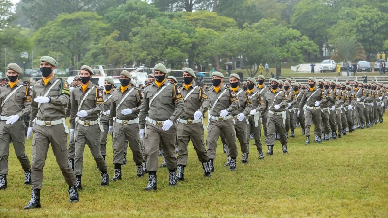 Em 18/11, a BM realizou a formatura do Curso Básico de Formação da Polícia Militar, com o ingresso de 865 soldados na corporação - Foto: Gustavo Mansur / Palácio Piratini
