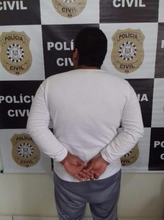 Homem de 56 anos foi preso na cidade de Braga (Foto: Divulgação/Polícia Civil)