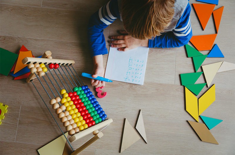 Educandos com dislexia, TDHA ou outro transtorno de aprendizagem deverão ter acompanhamento - Getty Images/iStockphoto