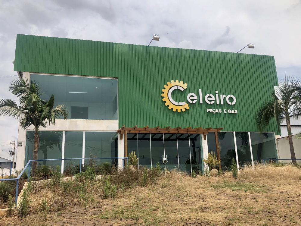 Celeiro Peças e Gás fica localizada às margens da ERS 317, na saída para Redentora (Foto: Diones Roberto Becker)