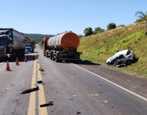 Fato aconteceu na manhã da quarta-feira (8/12), no Km 163 da BR 386, no município de Almirante Tamandaré do Sul (Foto: Reprodução | Portal Gazeta 670)