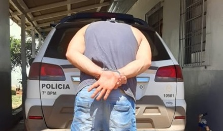 Homem foi preso nesta sexta-feira (27), no centro da cidade (Foto: Divulgação/Brigada Militar)