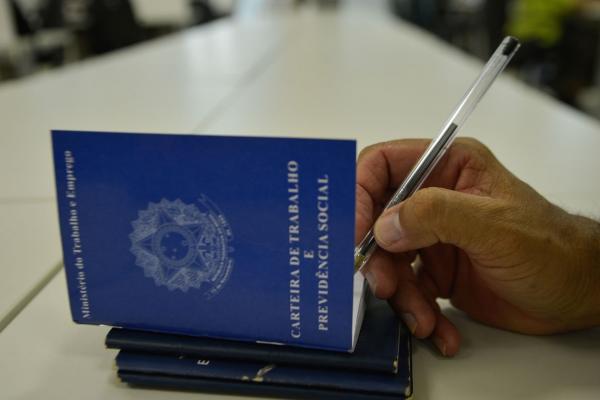 População ocupada cresceu 0,7% em relação ao trimestre encerrado em maio deste ano (Foto: Marcello Casal Jr/Agência Brasil)