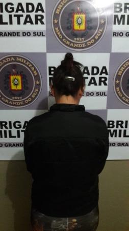Foragidas tinham rompido as tornozeleiras eletrônicas e estavam refugiadas na casa de familiares em Três de Maio (Foto: Divulgação/Brigada Militar)