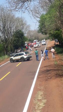 Colisão deixou as duas vias da pista interditadas - Foto: Ouvinte repórter Sistema Província