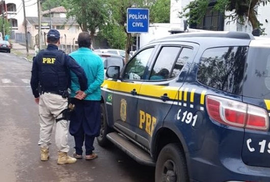 Homem de 39 anos conduzia uma S10 que foi abordada perto da divisa entre Rio Grande do Sul e Santa Catarina (Foto: Divulgação/PRF)