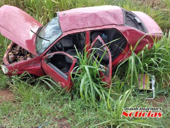 carro saiu fora da pista(Foto:Paulo Marques Notícias)