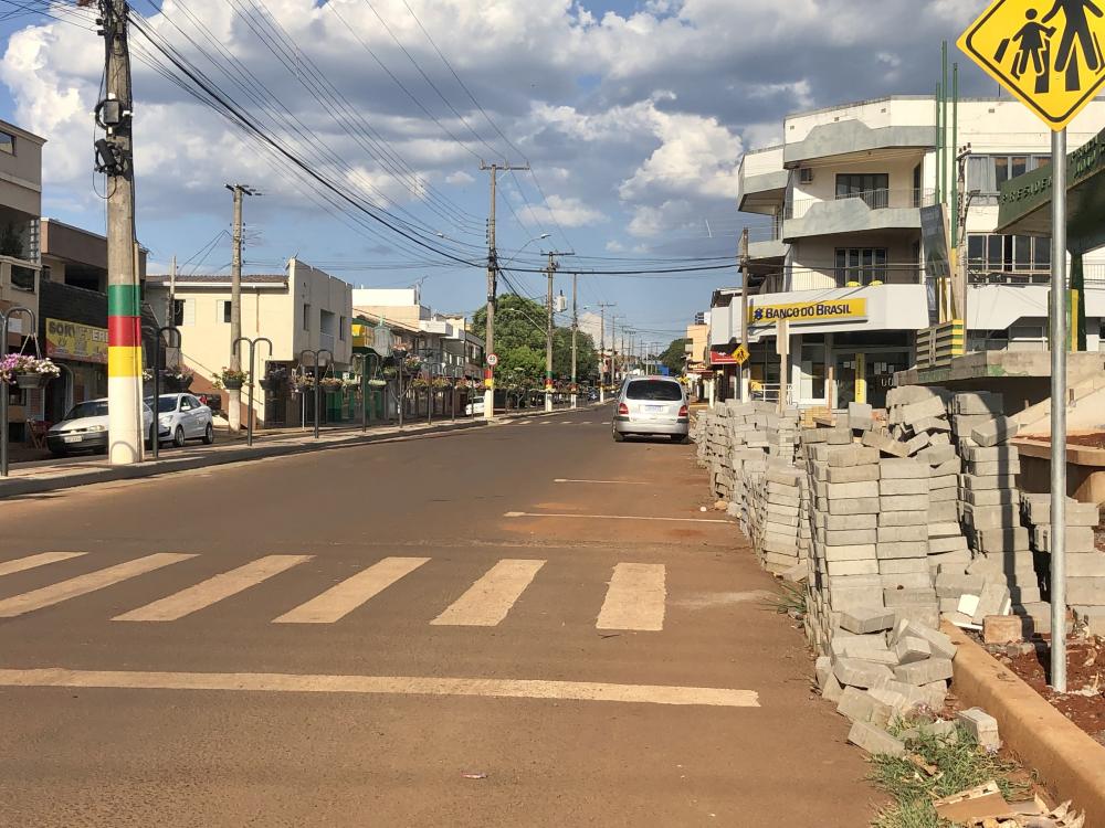 Para Paulo Hermel, o andamento de obras no centro da cidade impediu a colocação de enfeites natalinos em 2021 (Foto: Diones Roberto Becker)