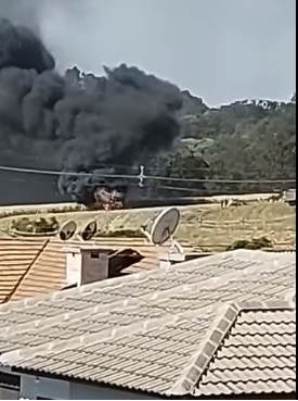 fumaça do incêndio foi visto a distancia (Foto Reprodução)