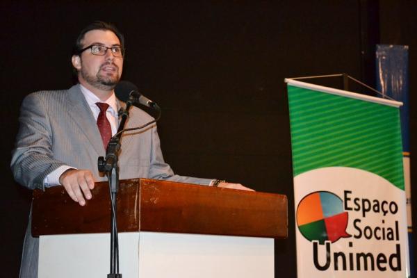 Diego Albrecht, coordenador do curso de direito da UCEFF de Itapiranga (Foto: Reprodução)