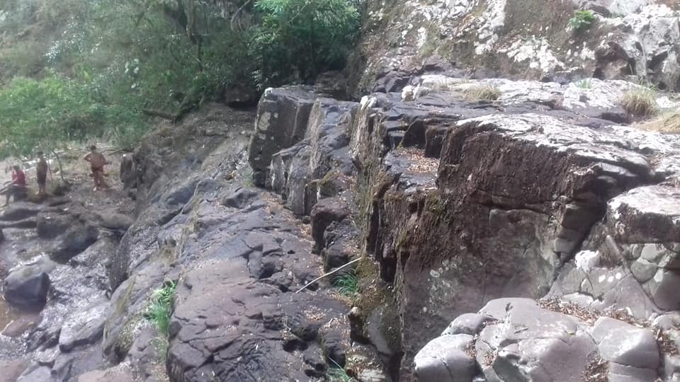 Cachoeira em Lajeado Ouro secou (Foto: Vanderlei Lunardi)