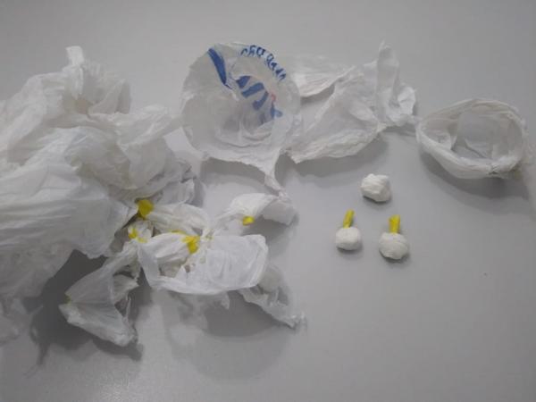 Desta vez foram apreendidas 3,5g além de material para embalar a droga - Foto: Brigada Militar divulgação 