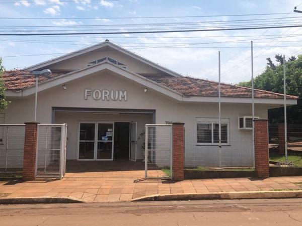 Fórum da Comarca que abrange os municípios de Coronel Bicaco e Redentora (Foto: Diones Roberto Becker)