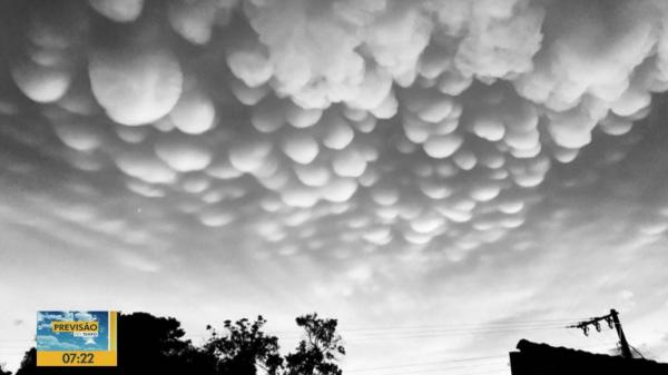 Nuvem rara mamatus no Oeste catarinense — Foto: Reprodução/NSC TV