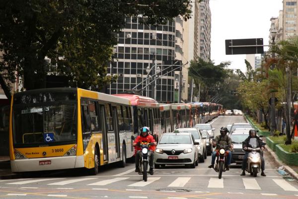 Hoje os usuários arcam com quase 90% da receita do sistema de transporte público urbano no Brasil - Rovena Rosa/Agência Brasil