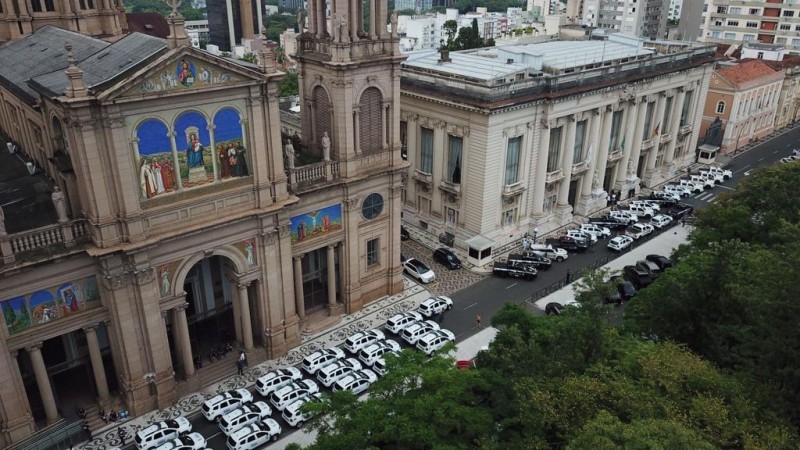 Veículos entregues nesta quarta (26) são dotados de escudo balístico para uso na rotina de policiamento e operações - Foto: Alefer Dias/Ascom SSP