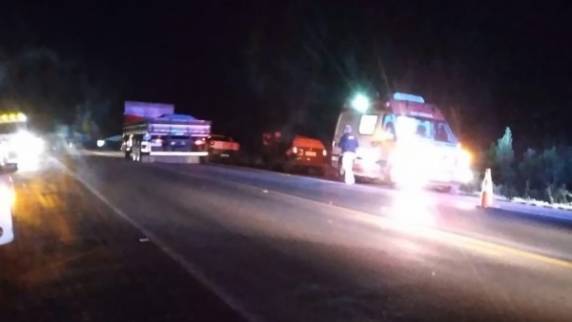 Motorista ficou preso às ferragens, sendo necessário o acionamento dos bombeiros para realizar o desencarceramento (Foto: Reprodução | Rádio Cruz Alta)