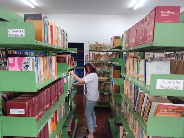 Os livros serão colocados na biblioteca de Frederico (Foto: Ascom Câmara)