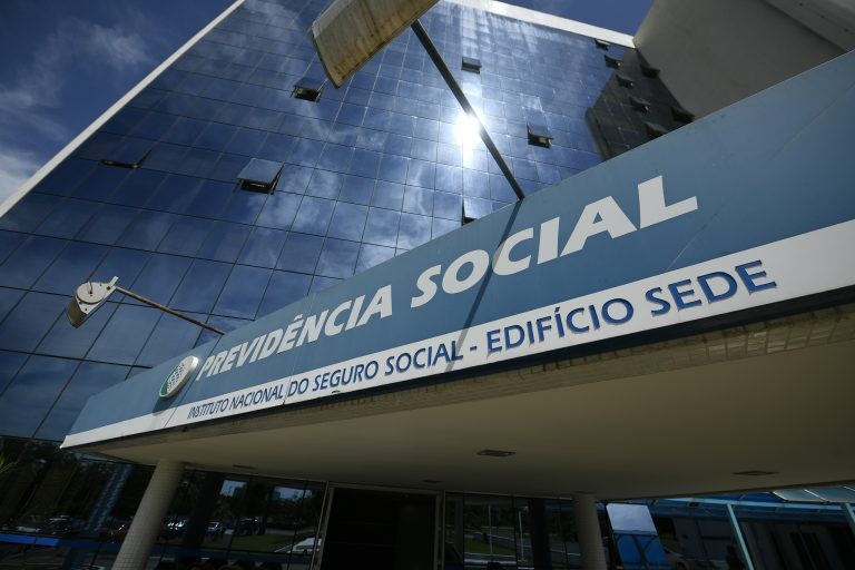 Hoje o INSS gerencia apenas a previdência de trabalhadores da iniciativa privada - (Foto: Pedro França/Agência Senado)